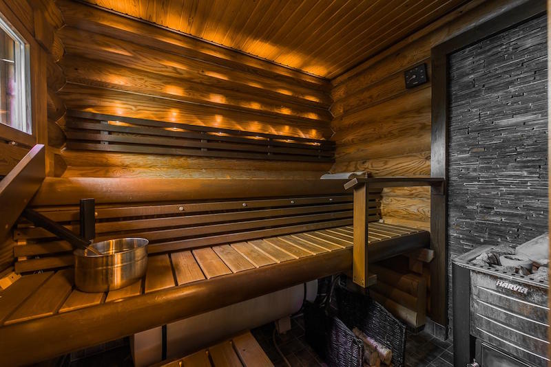 sisustus-harmaa-valkoinen-sauna
